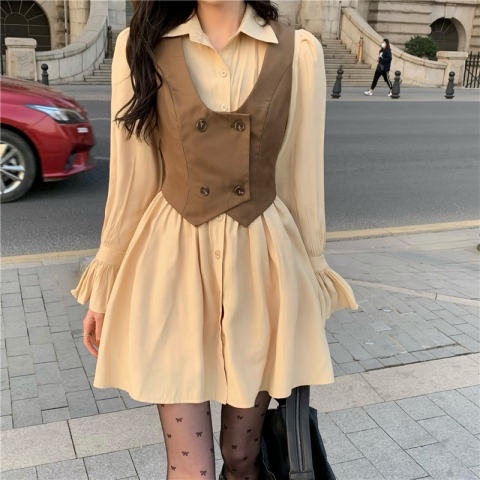 Váy dài phối đồ với áo khoác gile